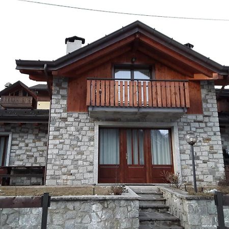 Casa Vacanze Emilio Temù Exterior foto