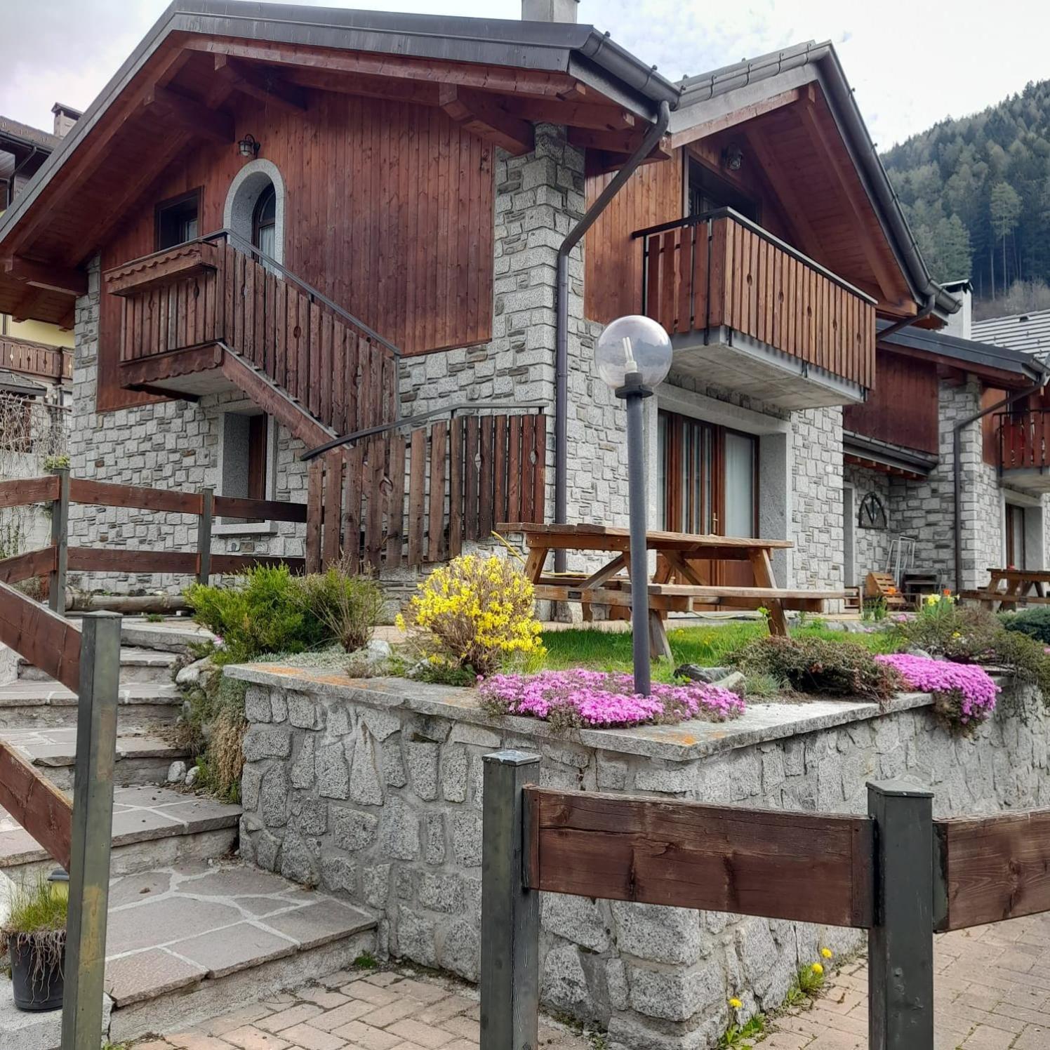 Casa Vacanze Emilio Temù Exterior foto